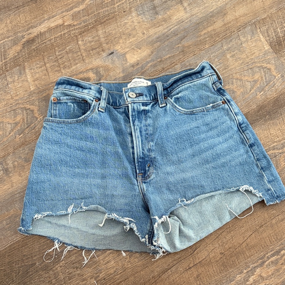 Abercrombie & Fitch curve love the mom short high rise